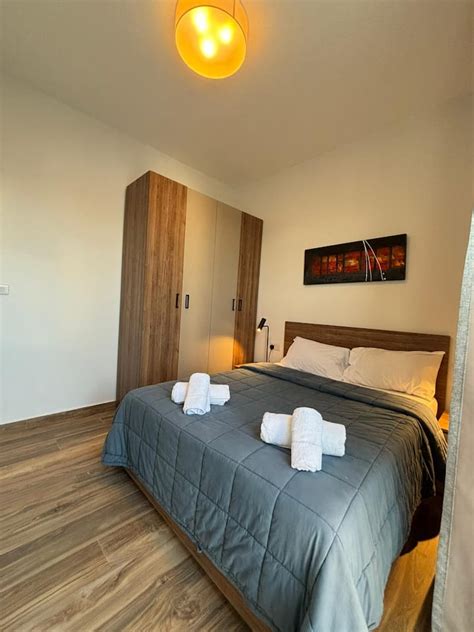 Luxury Penthouse with Private Jacuzzi & BBQ - Flats for Rent in Swieqi ...