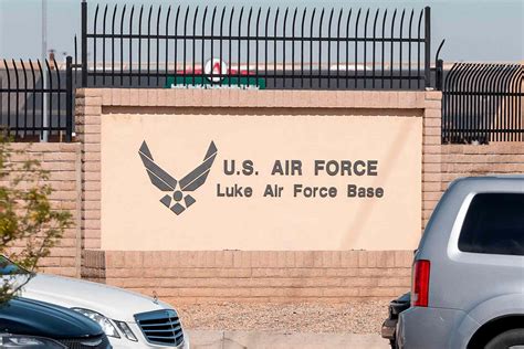 Over 400 treated for heat-related illness, and 25 hospitalized, while attending airshow amid ...