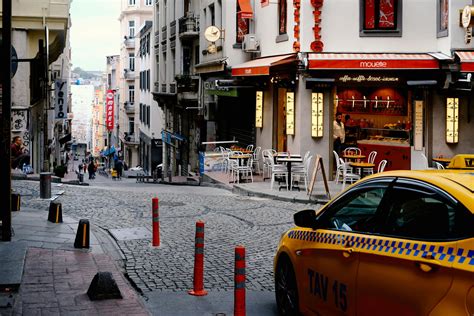 Adverbs Ending in “-mente”: How and When to Use Them | SpanishStep