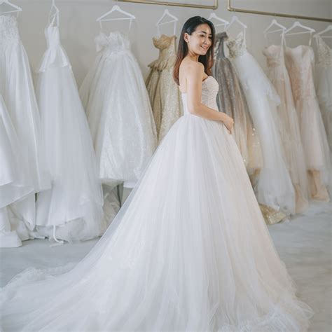 Wedding gowns under 5000 | Beachweddingtips.com
