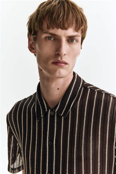 Regular Fit Textured-knit shirt - Dark brown/Striped - Men | H&M HK