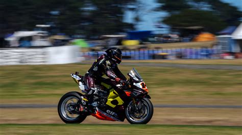 Sein nue c’est une vraie Bombe.