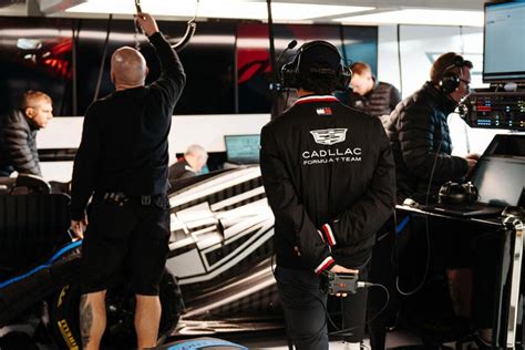 Mercedes impresses with first race sim at F1's Barcelona shakedown