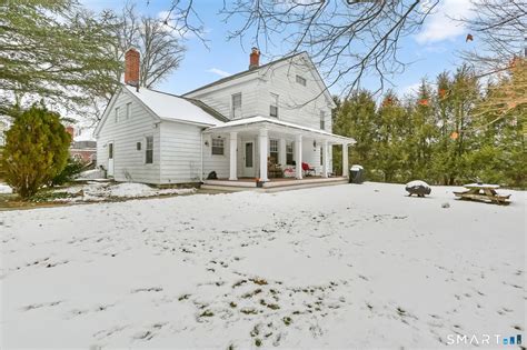 877 White Plains Rd, Trumbull, CT 06611 | Realtor.com®