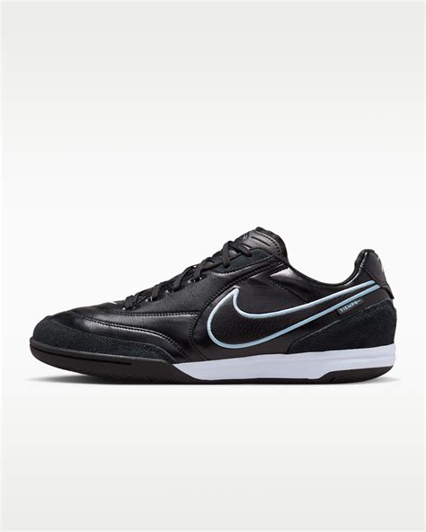 Chaussure de foot en salle coupe basse Nike Tiempo Streetgato. Nike CA