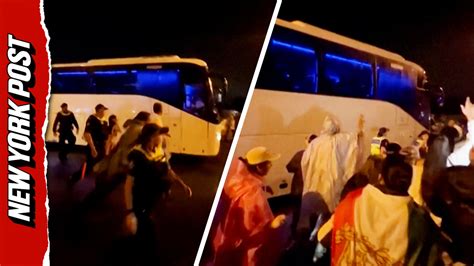 Fans run after Iranian women's soccer team's bus after Australian ...