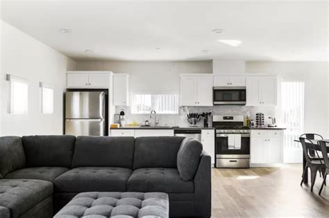 Modern LA Home near Rose Bowl & DTLA -Free Parking - Townhouses for ...