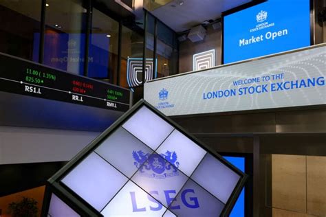 Stocks Tumble, Dollar up as Middle East War Lights Safe-Haven Trade