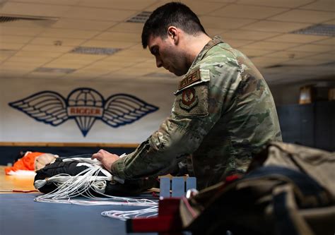 86th’s Aircrew Flight Equipment shop keeps aircrew rigged and ready > Ramstein Air Base > News
