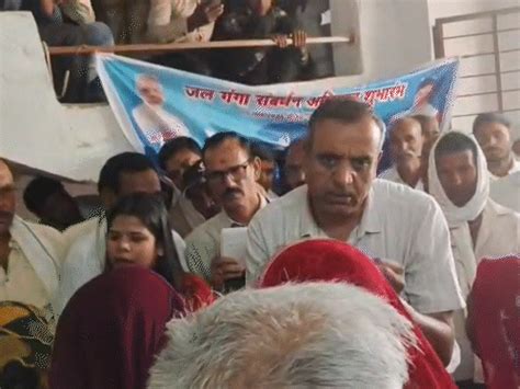 Sidhi Collector Assures Inquiry at Public Problem-Solving Camp