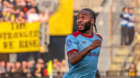 'Weggehoonde' Raheem Sterling zoekt meteen na NAC - Feyenoord één ...