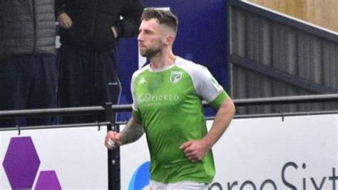 Guernsey FC beat Bexhill United 4-0 to close gap on second place - BBC ...