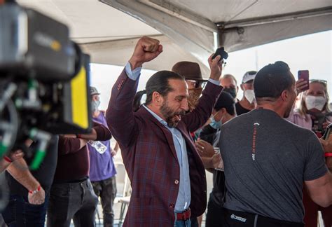 Philadelphia native Dr. Larry Caplin breaks fastest car world record, pledges to raise $316,000 ...