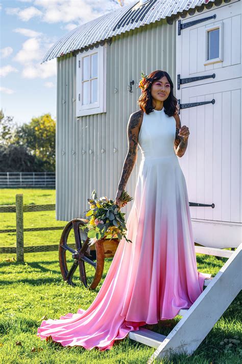 Non conventional wedding dresses | Honestweddingadvice.com