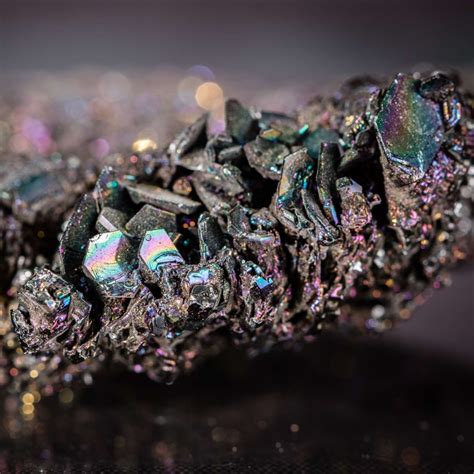 What’s the difference between a rock and a mineral? 直 We’ve all picked ...