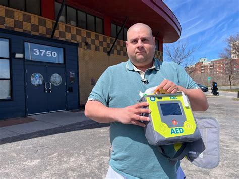 Defibrillators for public use being installed in 3 Montreal parks ...