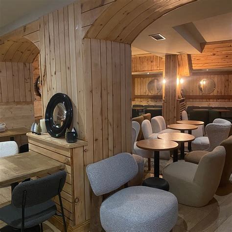 THE 10 BEST Restaurants Near Everest Hotel, Val d'Isère