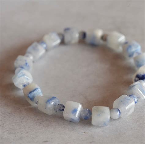 デュモルチェライトシリカ キューブ形ブレスレット | 方龍 アクセサリーとシノワズリ雑貨