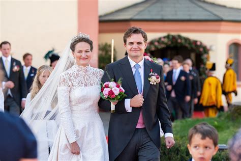 An heirloom tiara, her mother's wedding dress and a Queen in the ...