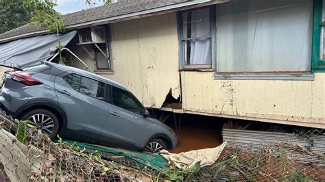 Severe flooding in Hawaii causes extensive damage and displacement
