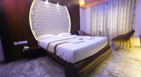 Book Hotel White Rock in Bangalore on Brevistay