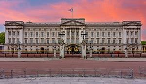 The Restoration of Buckingham Palace Has Been Going On for Years and ...