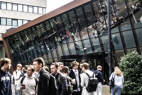 Radboud Universiteit neemt contact op met studenten om Metoo-zaken ...