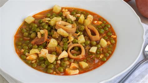 Guisantes con calamares: receta tradicional española del guiso de mar y ...