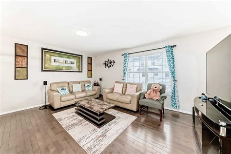 271 Prestwick Acres Lane Southeast Calgary T2Z 3X9 - MLS A2278663