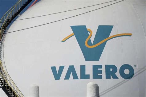 Explosion rocks Valero refinery in Port Arthur, west-side residents ...