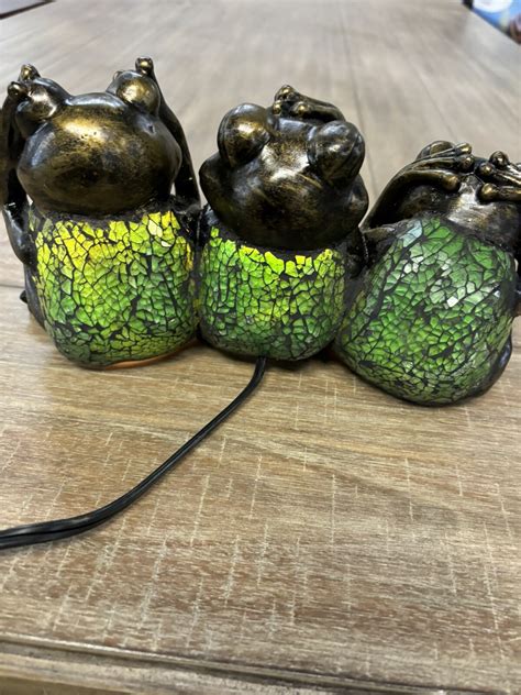 Green Glass Frogs Lamp TLS1062 – Hear Speak See No Evil Collectible