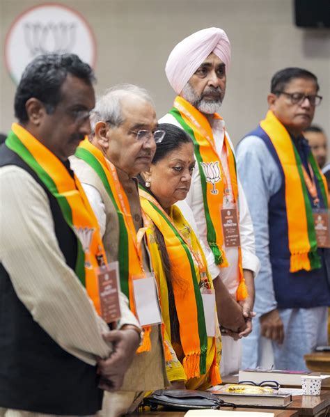 BJP resolution condemns Cong decision on Vande Mataram, says no ...