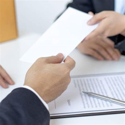 ¿Qué es el desahucio laboral y cuándo se paga la bonificación en Ecuador?