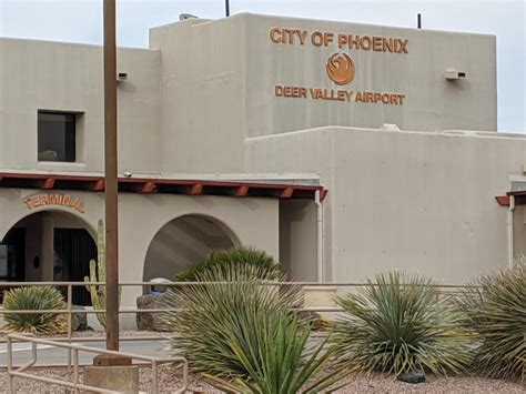 Federal safety regulators investigate north Phoenix plane crash