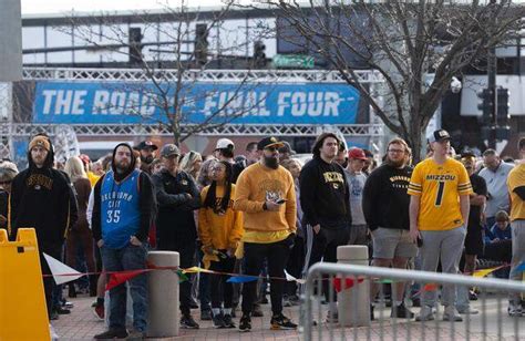 First games of NCAA Tournament attract fans to Wichita, KS | Wichita Eagle