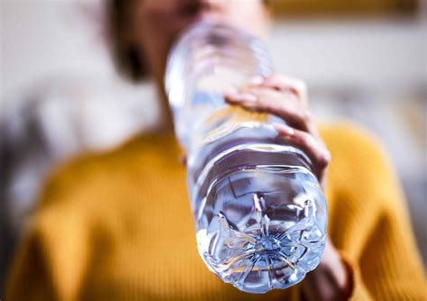 8 reasons you should be drinking mineral water