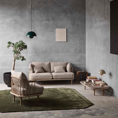 Fly Series Lounge Chair: SC10 | Buy &Tradition online at A+R