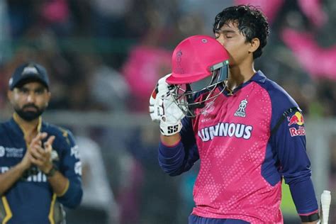 Vaibhav Sooryavanshi names one IPL record he wants to break in 2026 | Watch