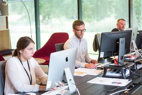 What Is an Intelligent Routing Call Center and How Does It Boost CX ...