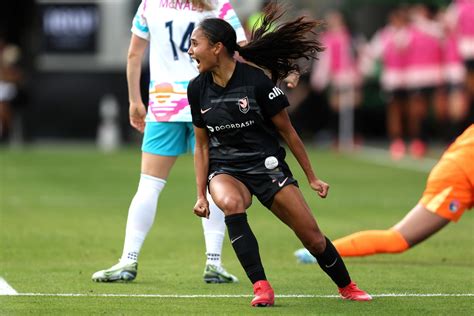 Alyssa Thompson's second-half goal helps Angel City FC secure a draw against San Diego Wave FC