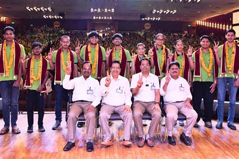 Allen Students Excel in NEET-UG 2025 with 4 in Top 10 and 39 in Top 100 ...