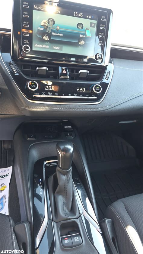 Utilizat Toyota Corolla 2022 - 20 900 EUR, 90 600 km - Autovit.ro