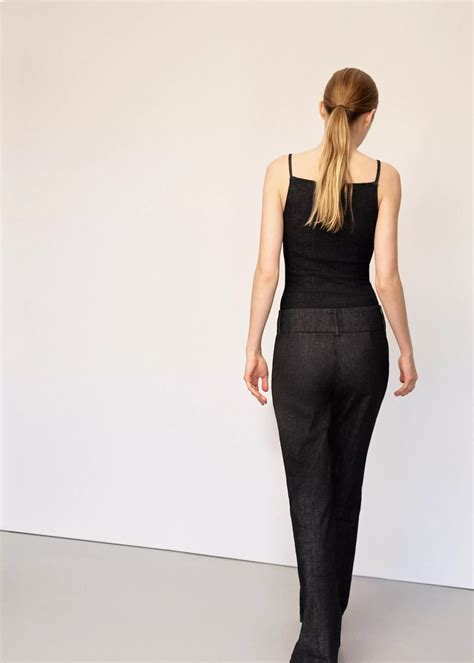 Mid-rise flared jeans - Women | MANGO Japan