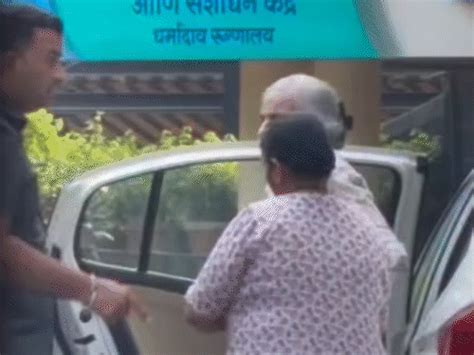 Salim Khan on Ventilator; Mumbai Health Bulletin Today | Salman Father ...