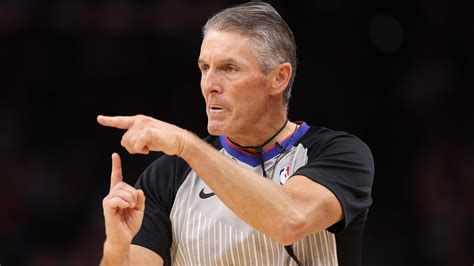 NBA Announces Controversial Referee for Warriors-Suns Play-In - HEAVY