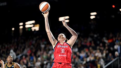Seattle Storm sign 2, including a former All-Star center