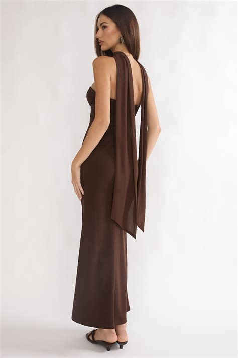 Of The Night Twist Bust Maxi Dress Chocolate– Selfie Leslie