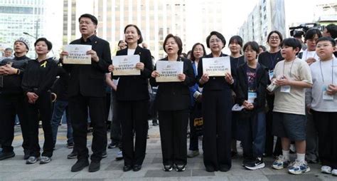 Nation honors Sewol victims as 12th anniversary deepens calls for ...