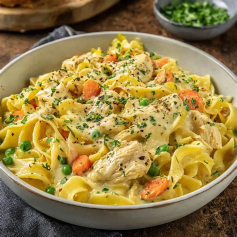 Chicken Pot Pie Pasta - Amazing 30 Minute Comfort Dinner