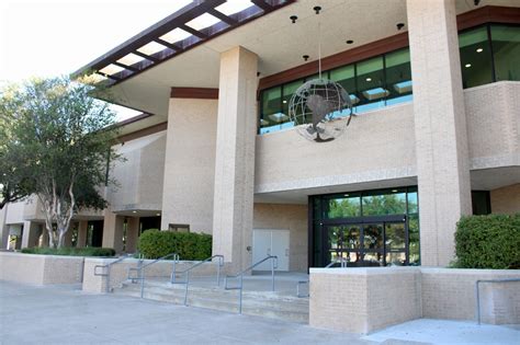 Surging oil prices spark protest in Haiti as workers demand salary increases